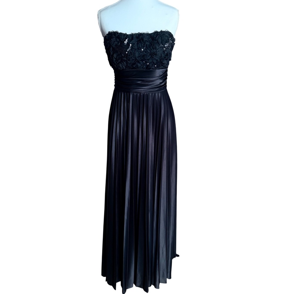 Speechless Black Strapless Floral Rosette Sequin Pleated Maxi Formal Gown Size 9
